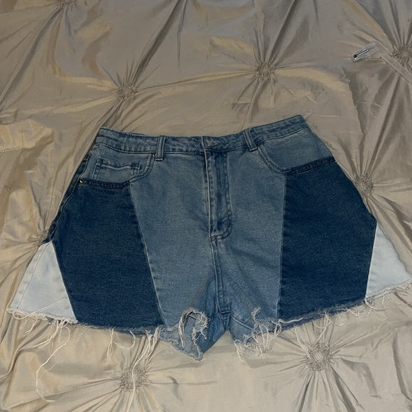 SO Goods For Life Shortie Mixed Denim Jean Shorts - Picture 2 of 6